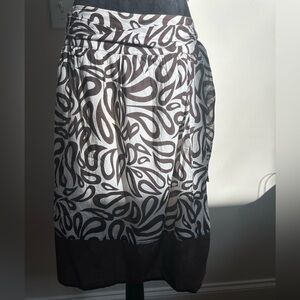 Stylish Black and White Patterned Skirt